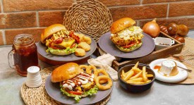 皇马惨痛5-2负马竞，阿隆索低迷引质疑，皇马重建之路何去何从？